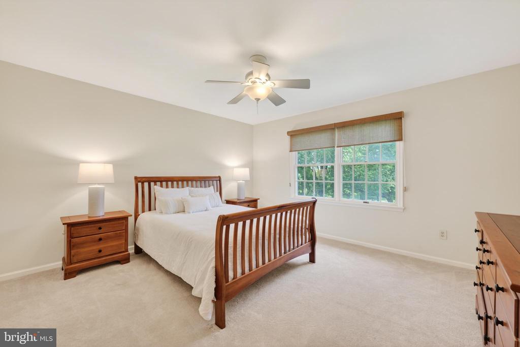 1203 SLOUGH DRIVE