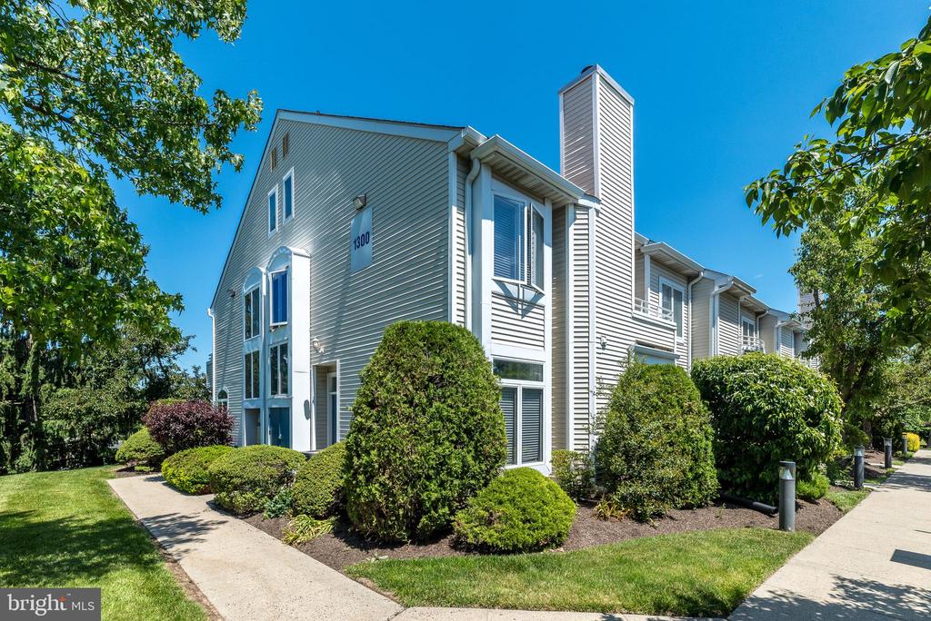 1301 BARBARAS COURT
