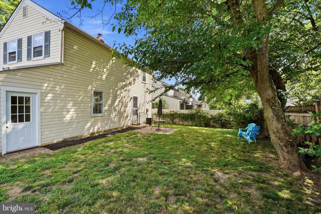 421 N WARMINSTER ROAD