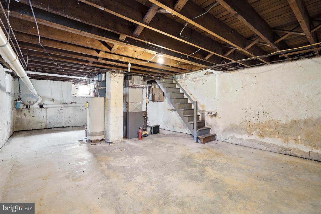 421 N WARMINSTER ROAD