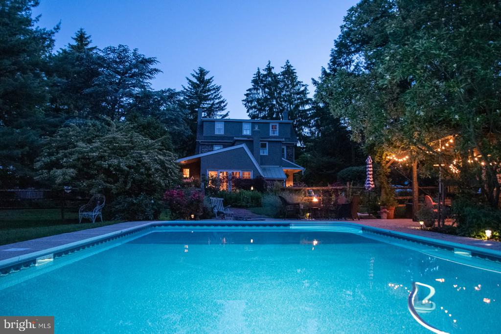 1047 COWPATH ROAD