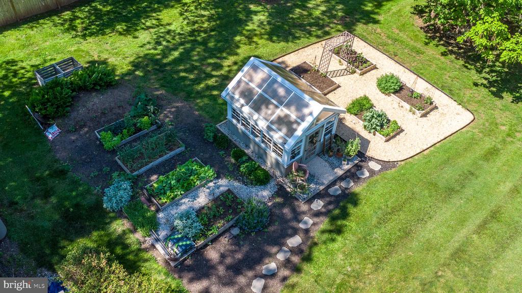 1047 COWPATH ROAD