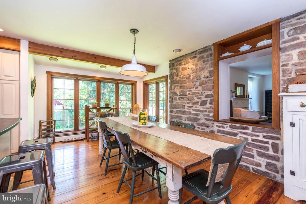 1047 COWPATH ROAD