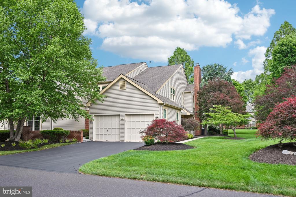 175 HUNTER COURT