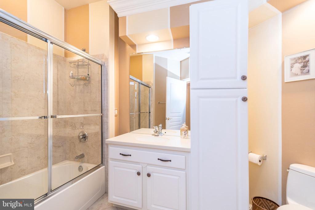 2101 LILAC COURT