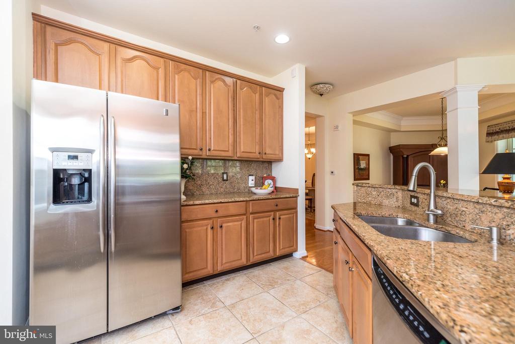 2101 LILAC COURT
