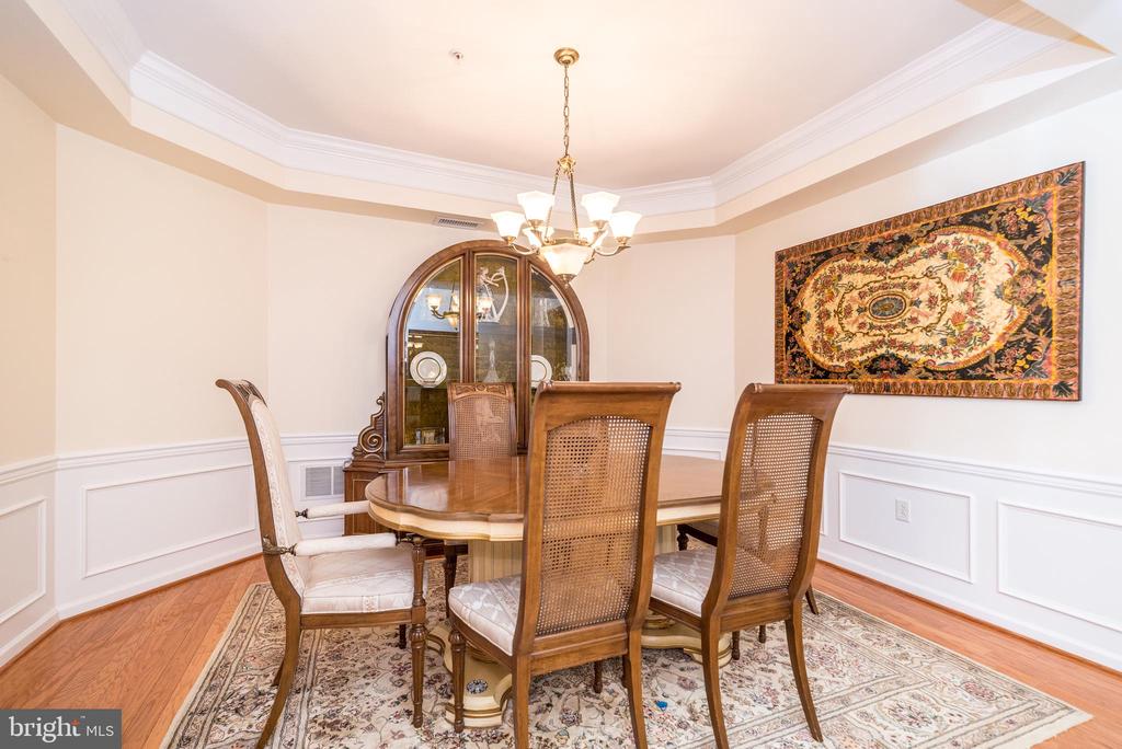 2101 LILAC COURT