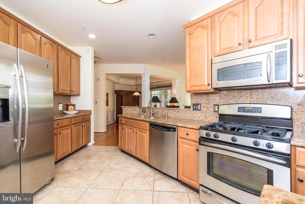 2101 LILAC COURT