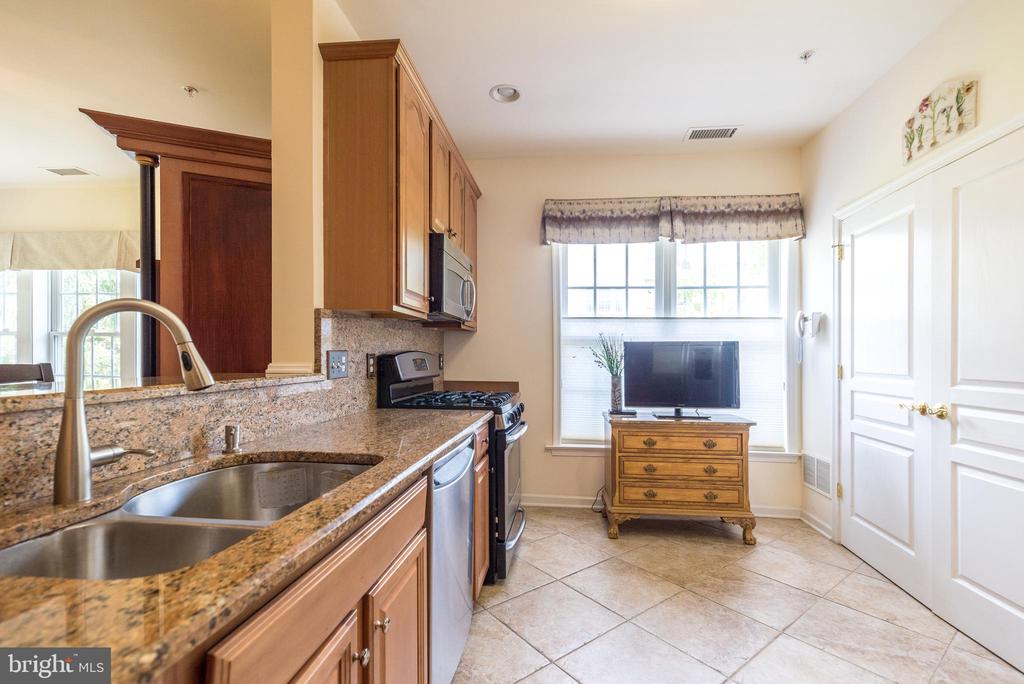 2101 LILAC COURT