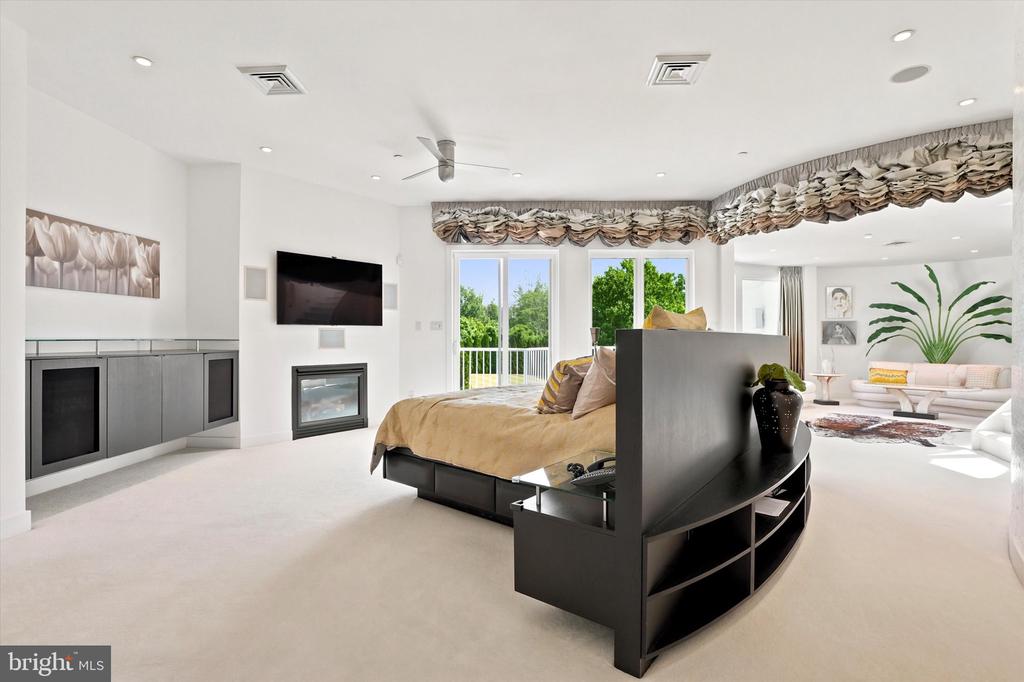 611 CREEK LANE