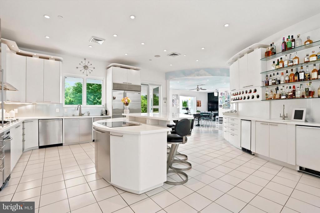 611 CREEK LANE