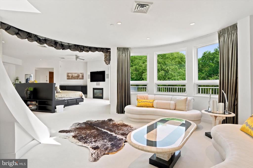 611 CREEK LANE