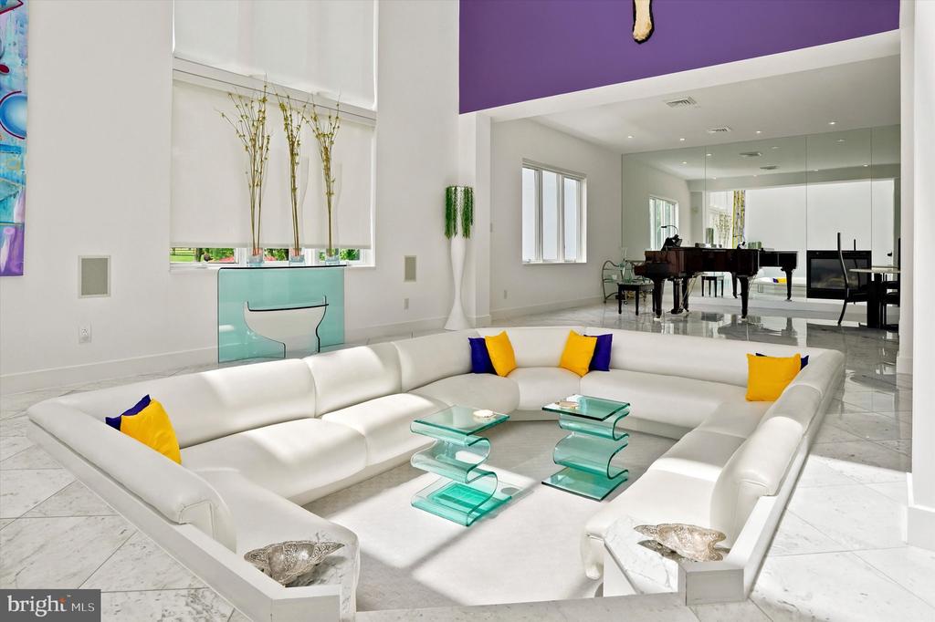 611 CREEK LANE