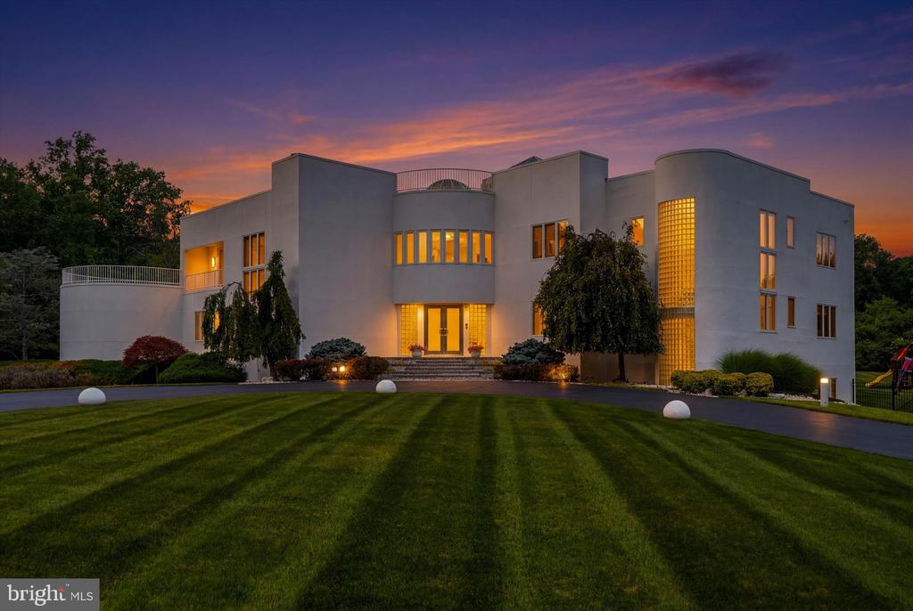 611 CREEK LANE