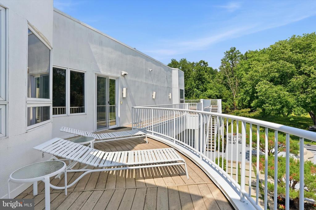 611 CREEK LANE
