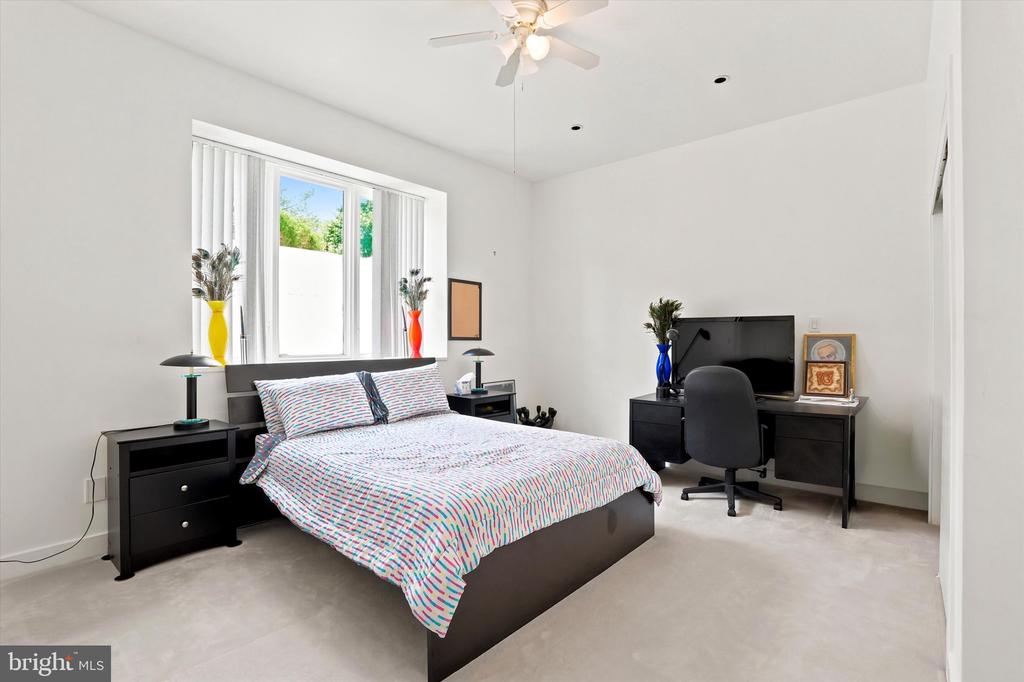 611 CREEK LANE