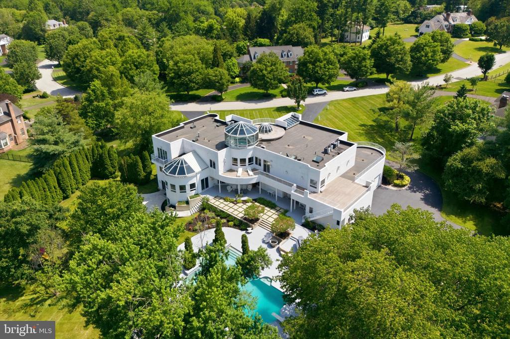 611 CREEK LANE