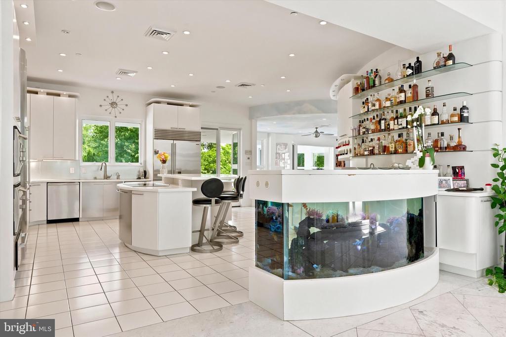 611 CREEK LANE
