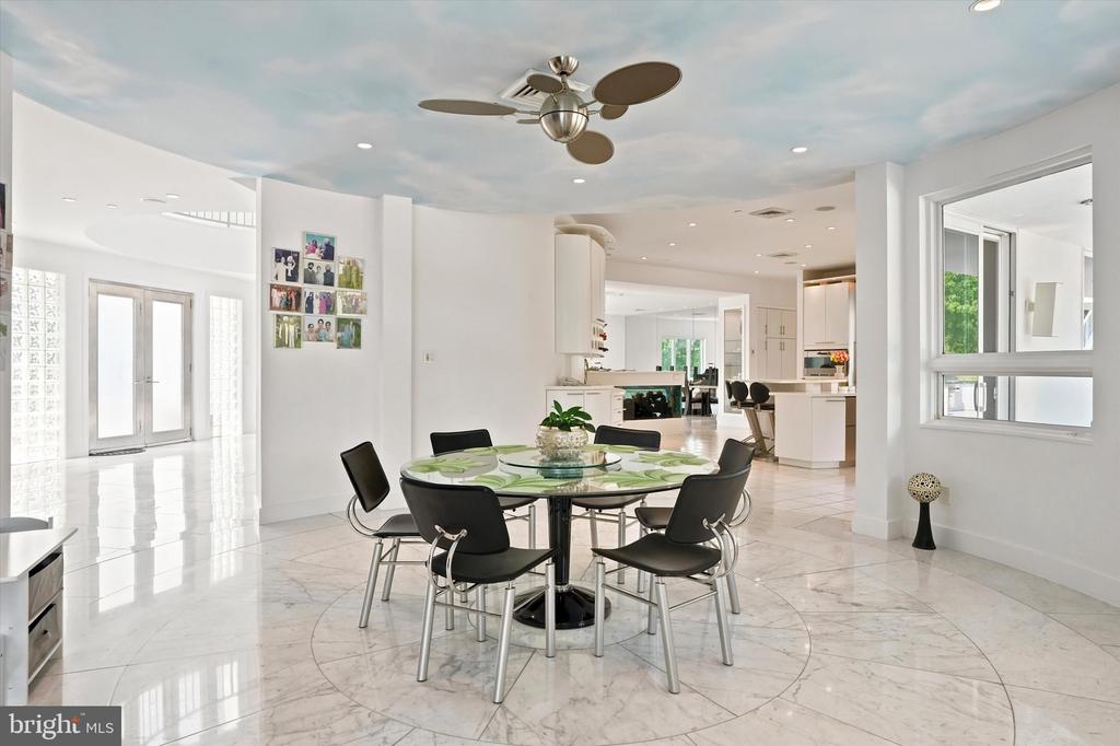 611 CREEK LANE