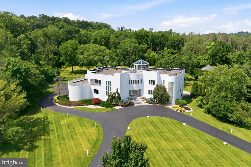611 CREEK LANE