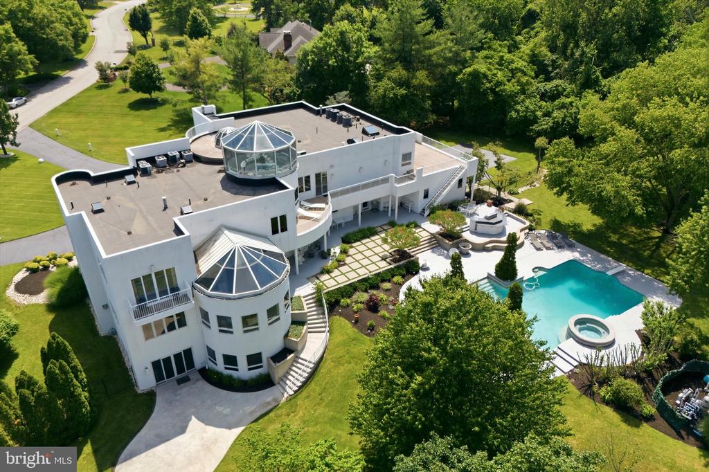 611 CREEK LANE
