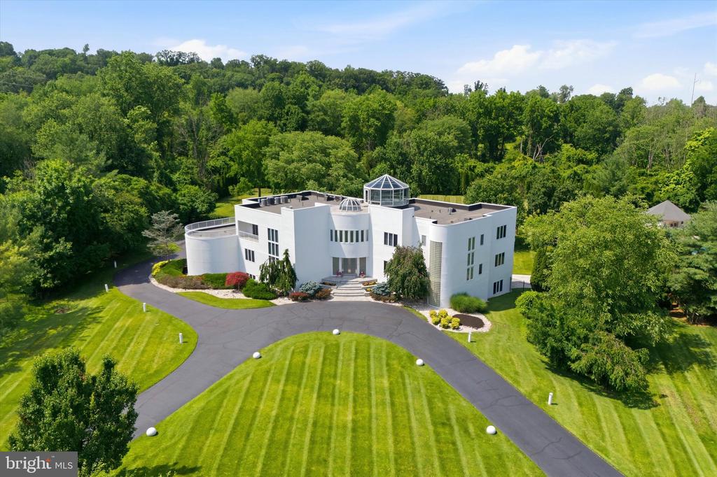 611 CREEK LANE
