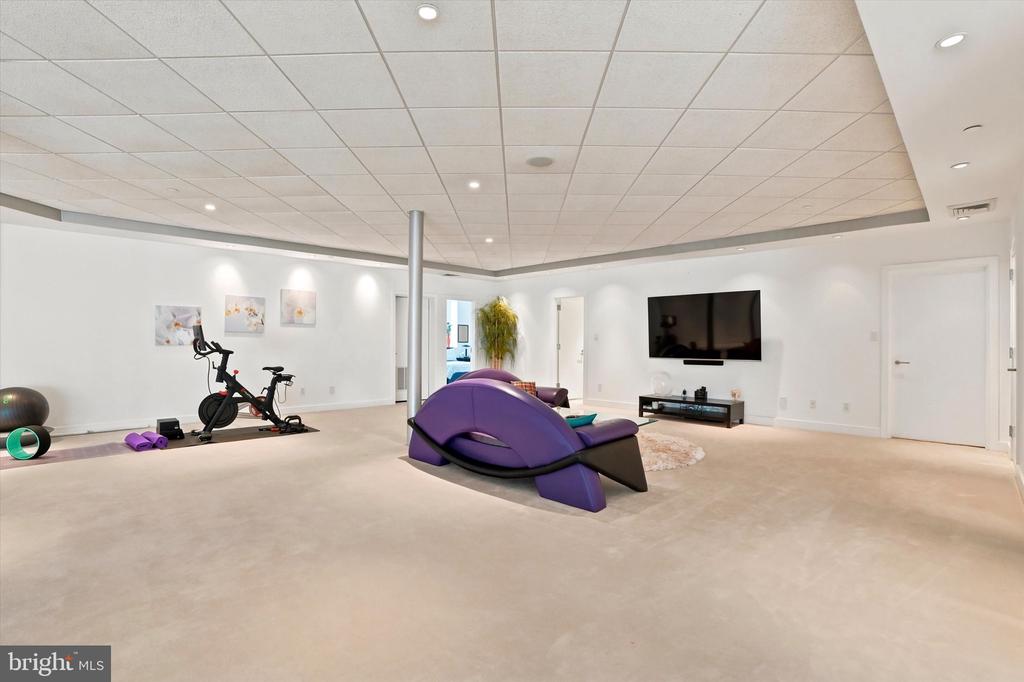 611 CREEK LANE