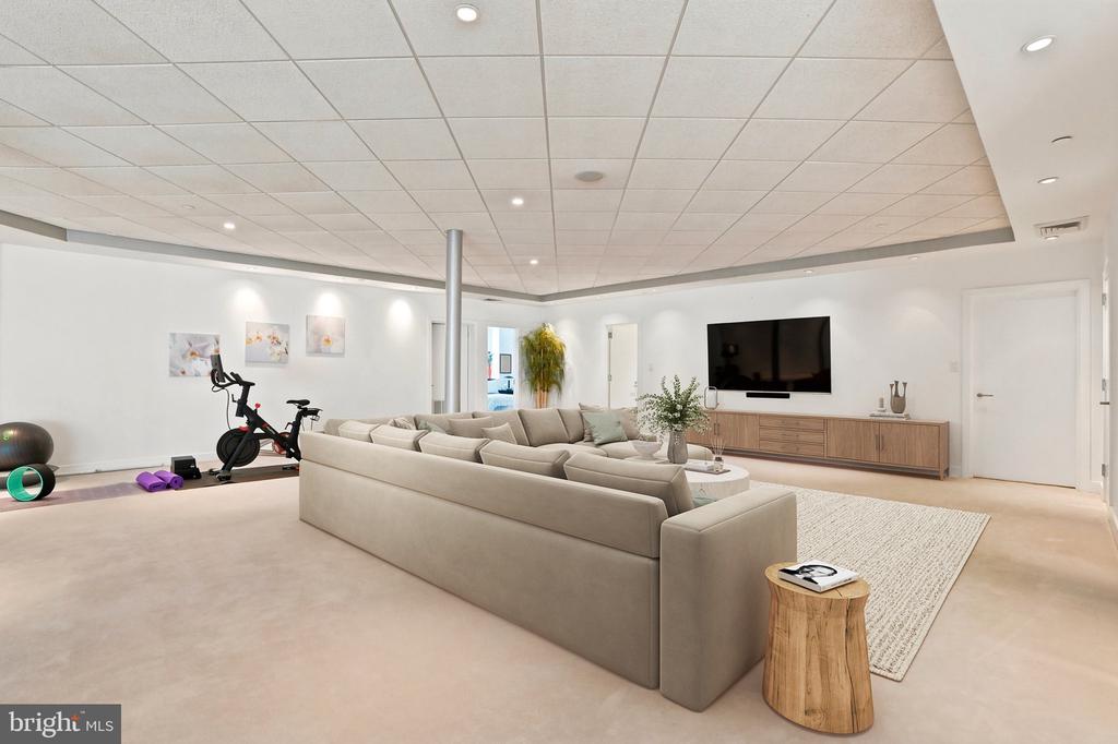 611 CREEK LANE