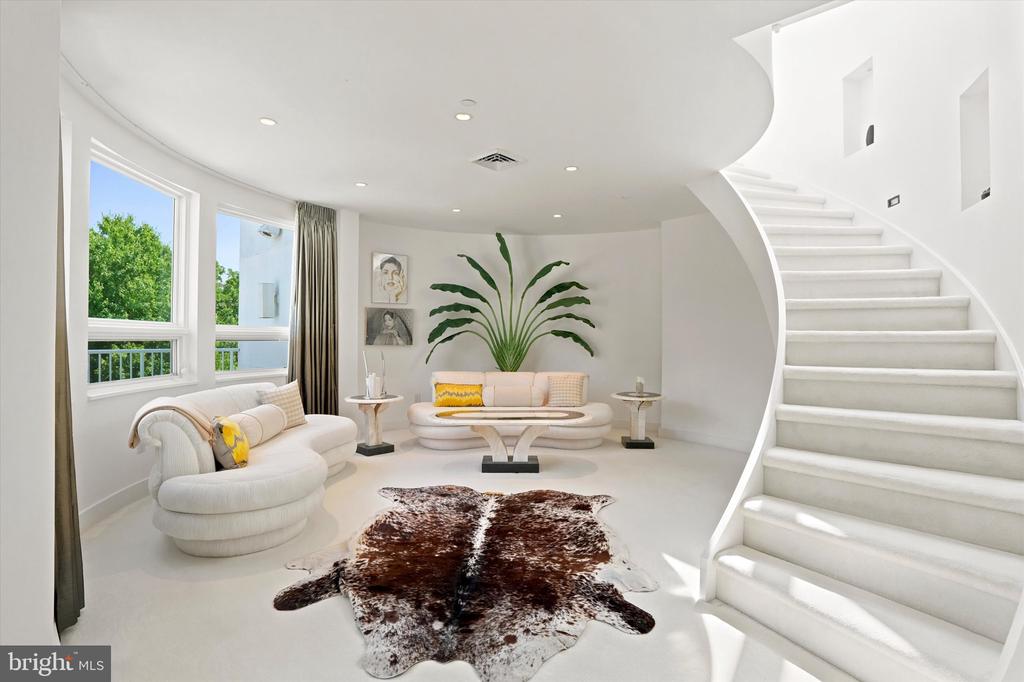 611 CREEK LANE