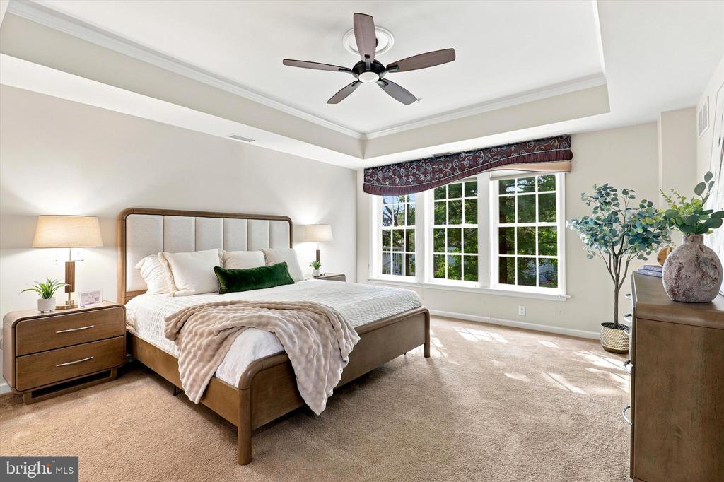6102 LILAC COURT