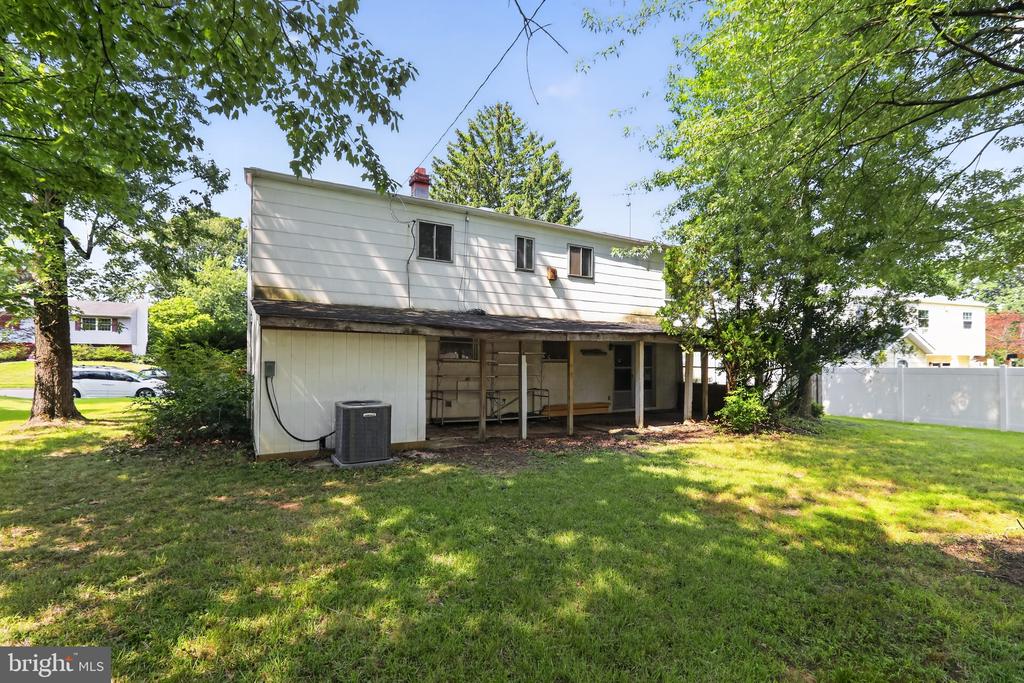 807 YORKTOWN STREET