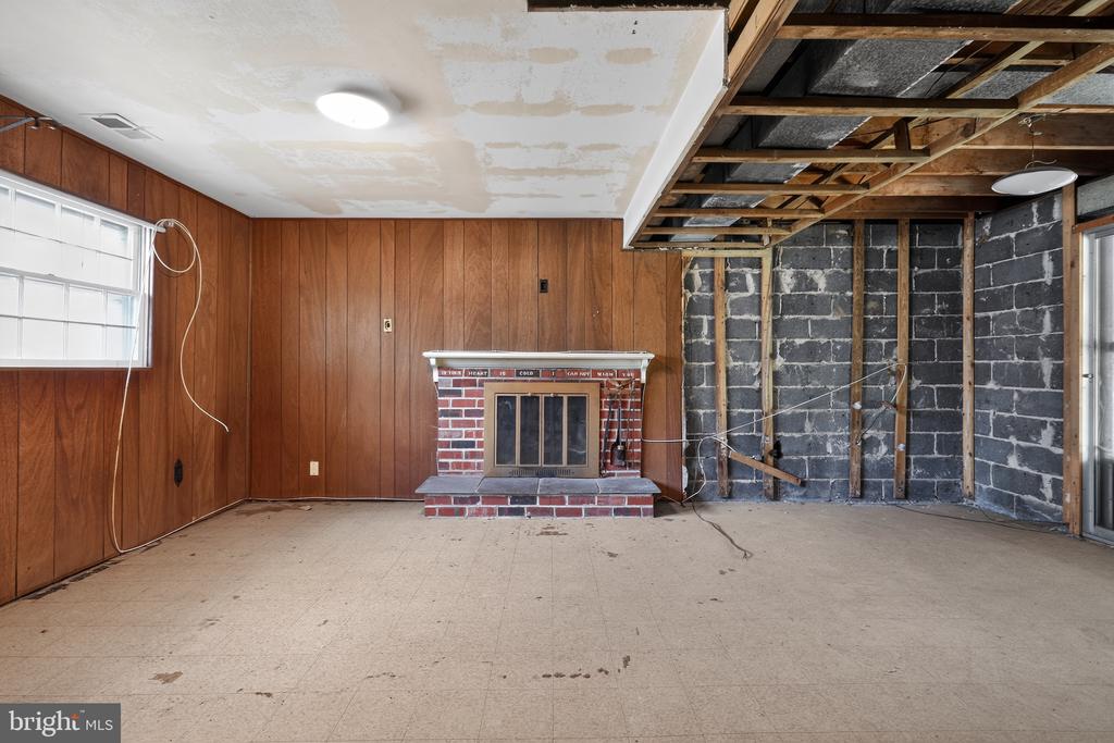 807 YORKTOWN STREET