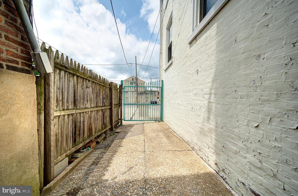 603 SWEDE STREET