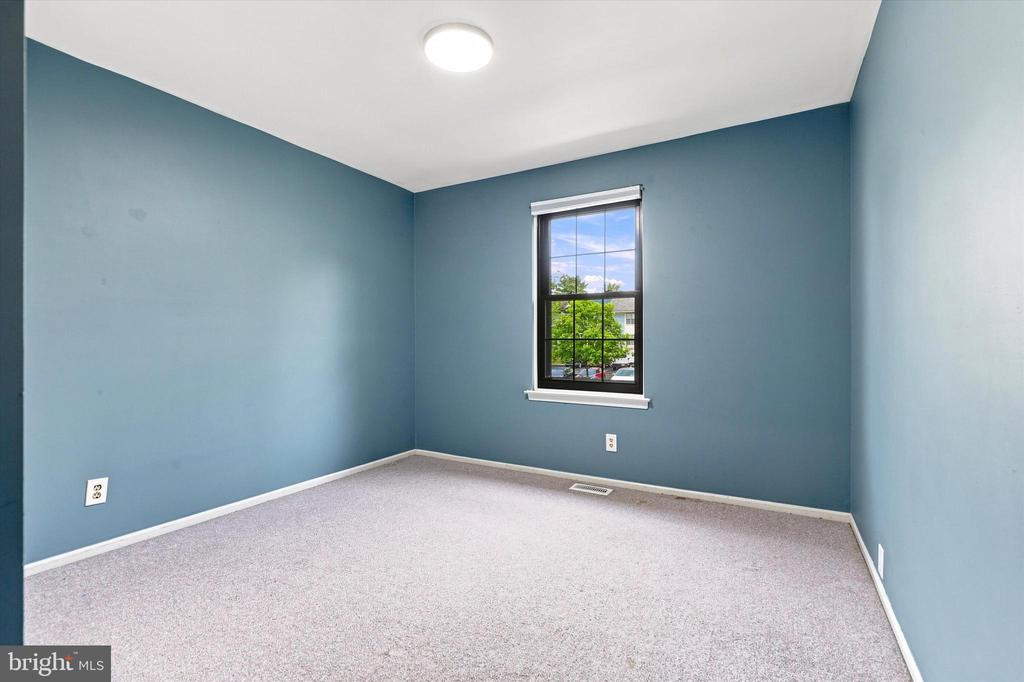 207 HANCOCK COURT
