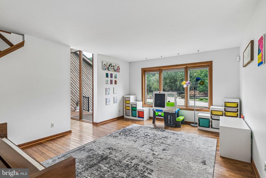 7 HAYCROFT DRIVE