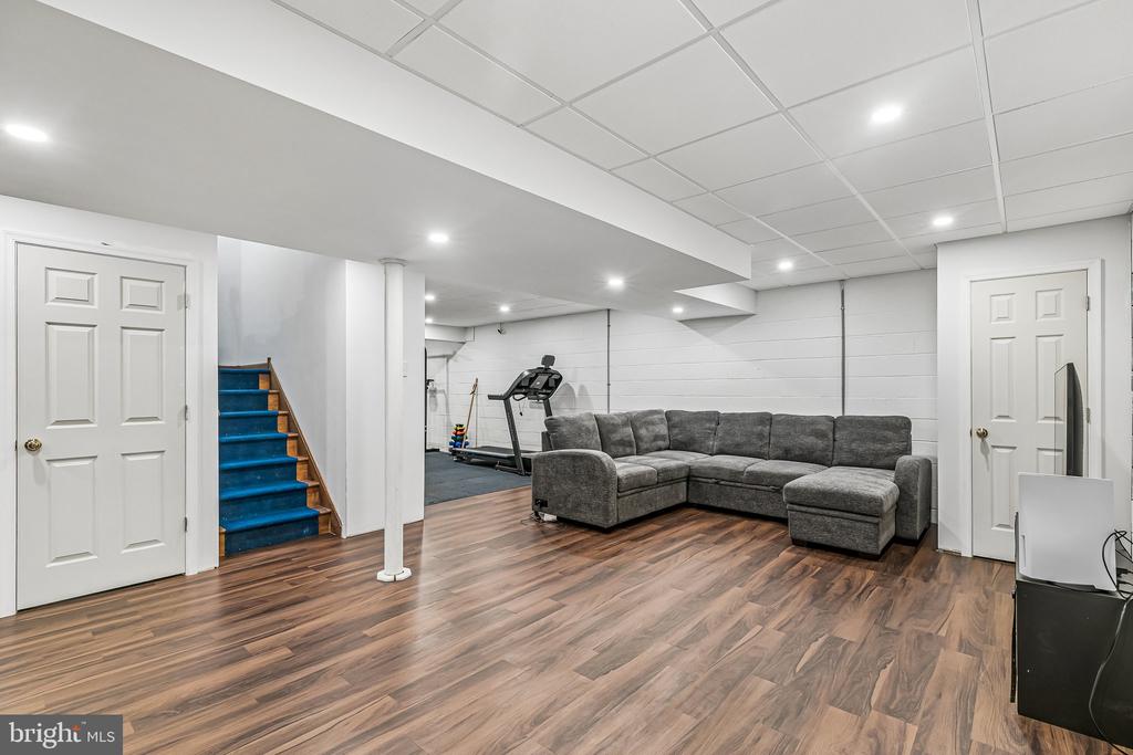 7 HAYCROFT DRIVE