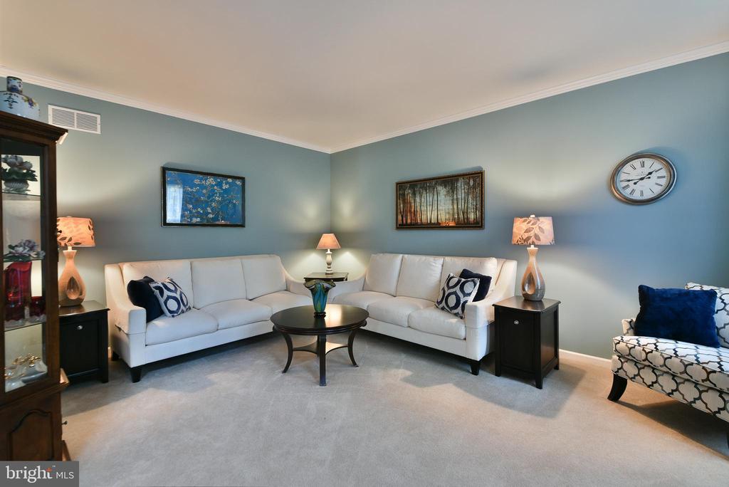 414 FOREST LANE
