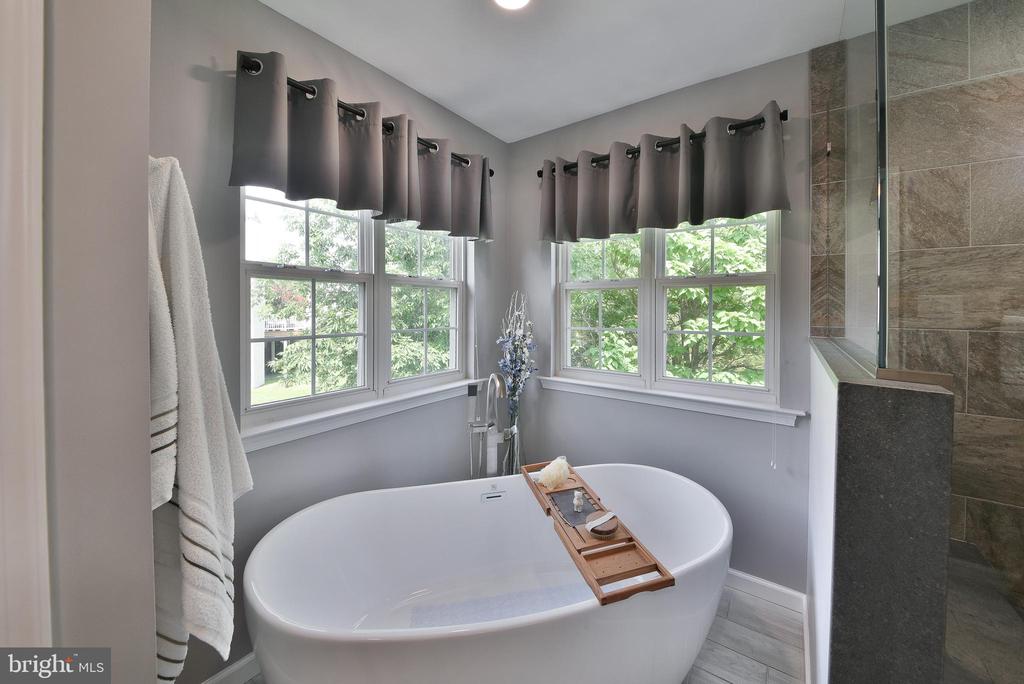414 FOREST LANE