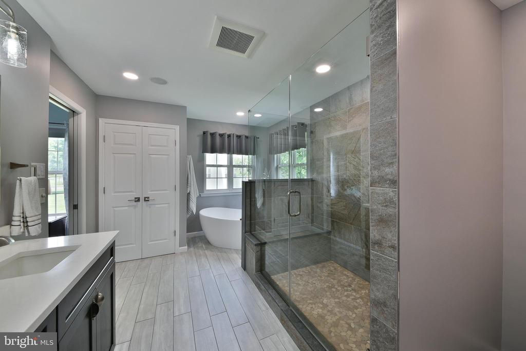414 FOREST LANE
