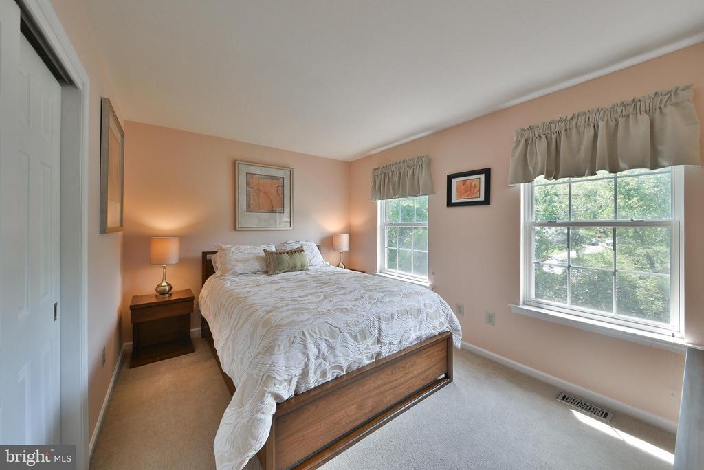 414 FOREST LANE