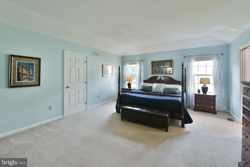 414 FOREST LANE