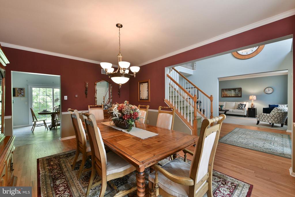 414 FOREST LANE