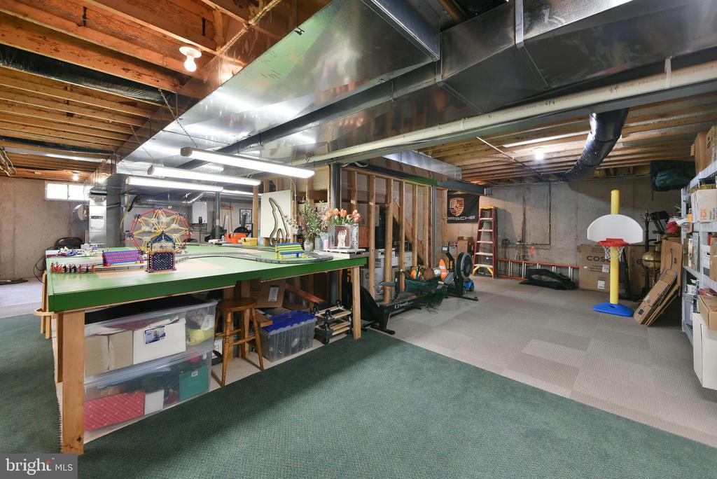414 FOREST LANE