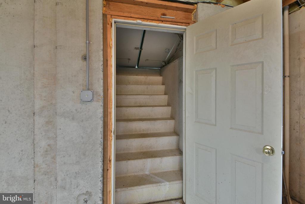 414 FOREST LANE