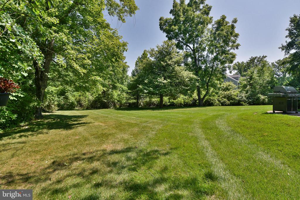 414 FOREST LANE