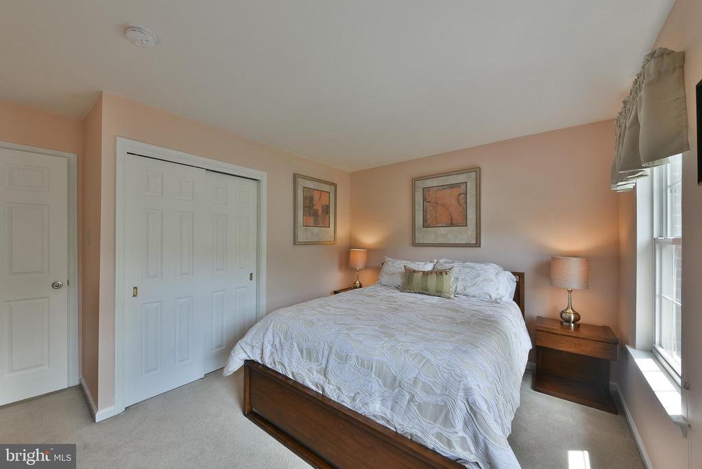 414 FOREST LANE