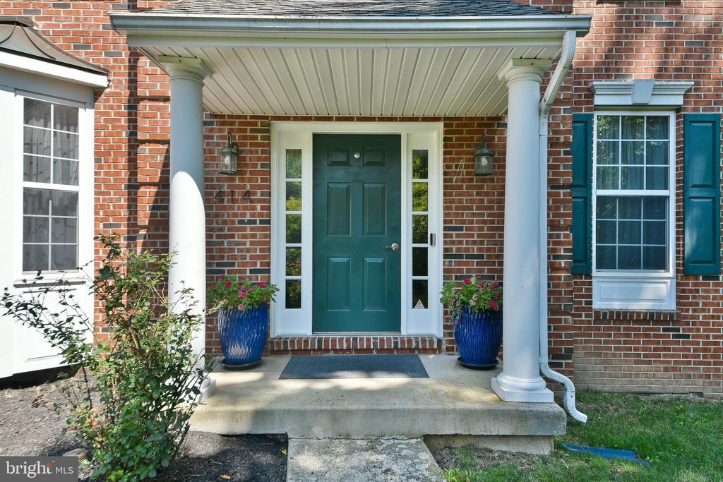 414 FOREST LANE