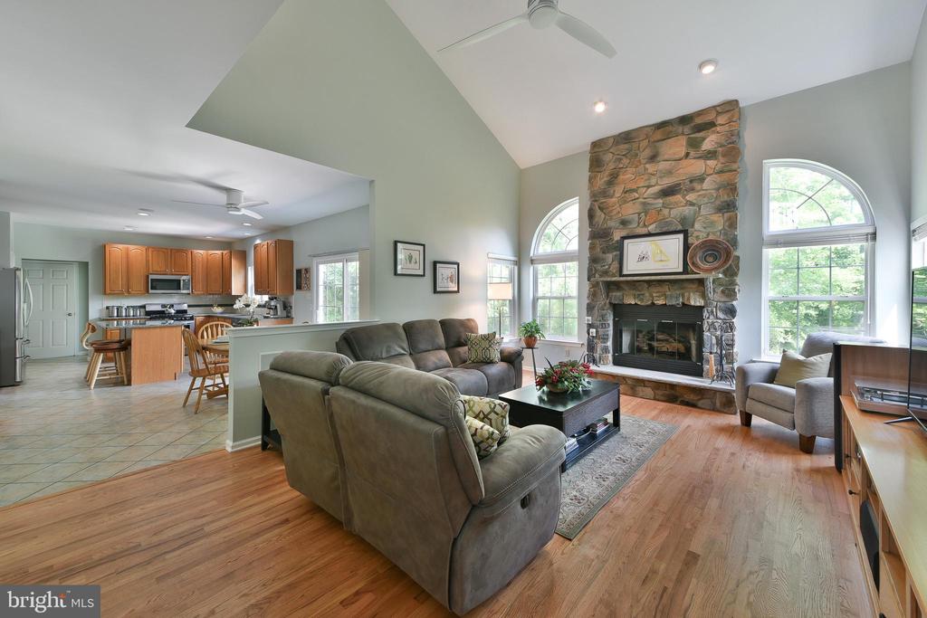 414 FOREST LANE