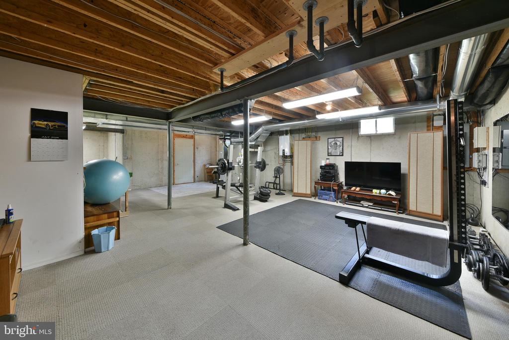 414 FOREST LANE