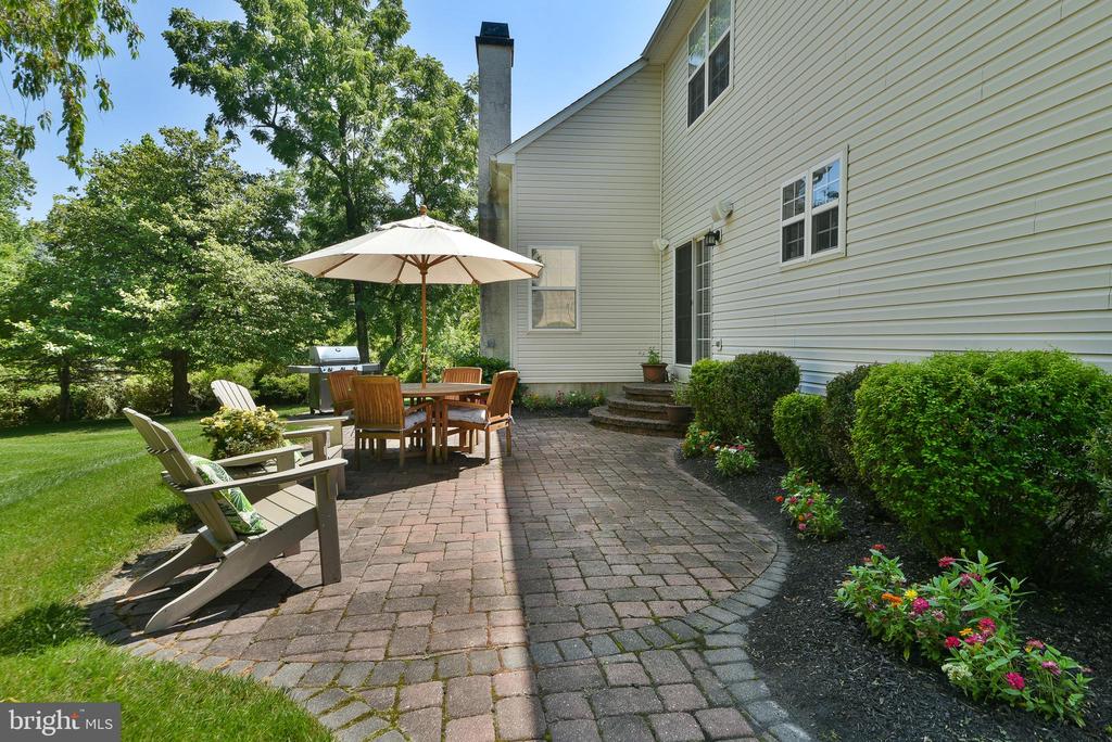 414 FOREST LANE